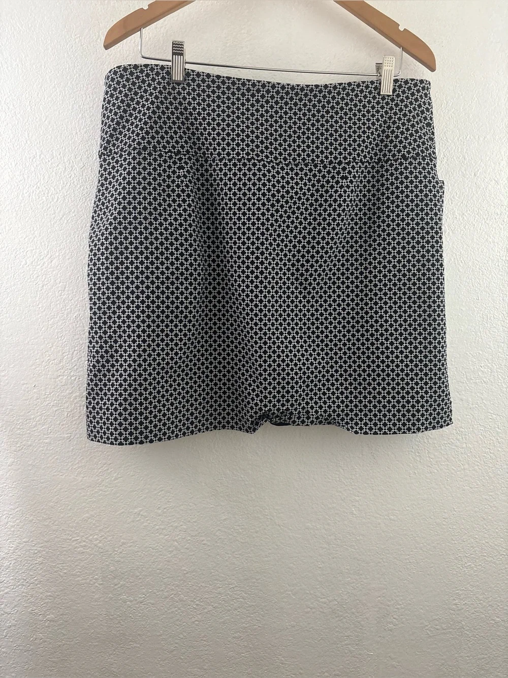 S.C. & Co. Tummy Control black white geometric patterned activewear skort XXL